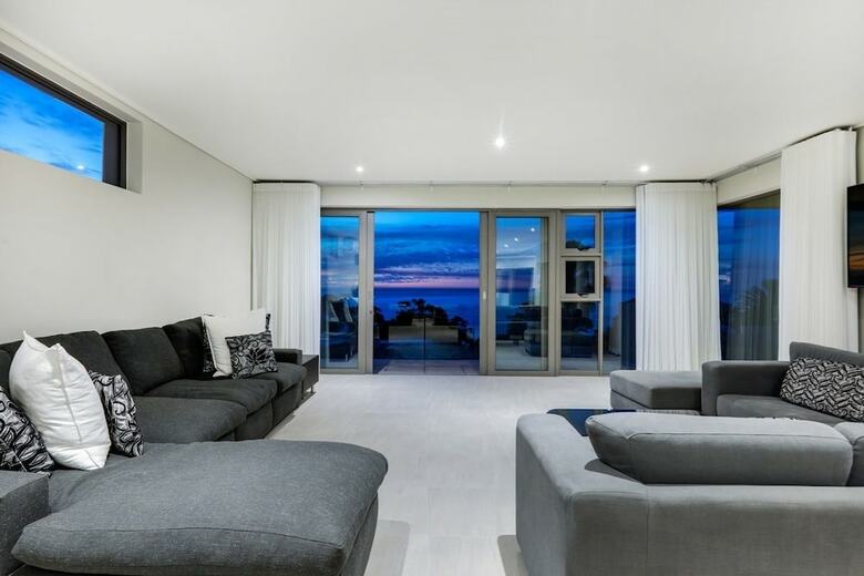 Villa Apostles Views