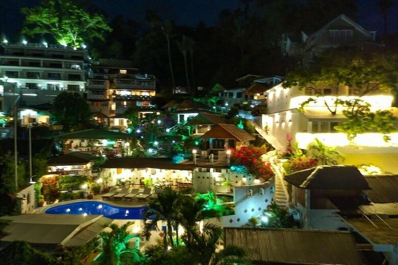 Hotel Steps Garden Resort