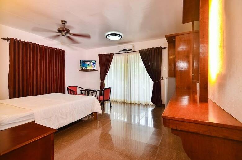 Hotel Steps Garden Resort