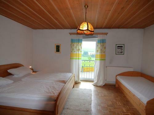 Magnific Holiday Home In Perlesreut Near Forest