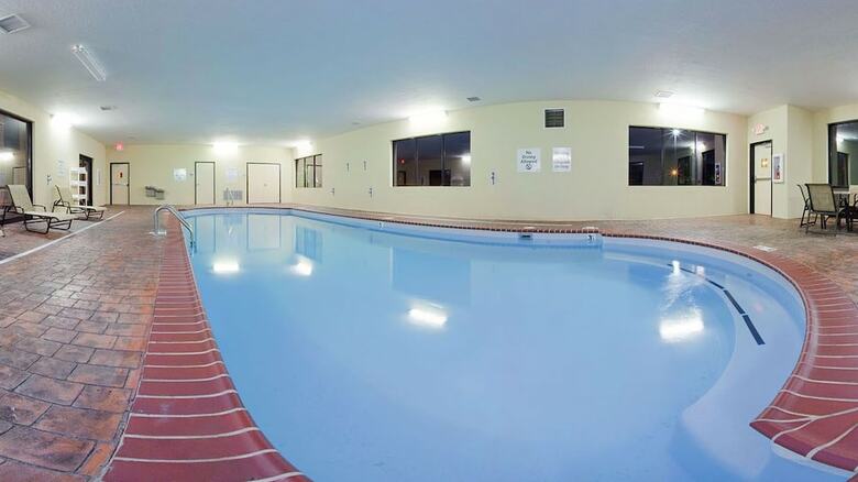 Holiday Inn Express Hotel & Suites Franklin