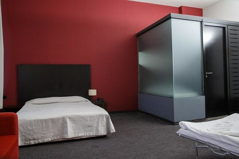 Riverside Boutique Hotel