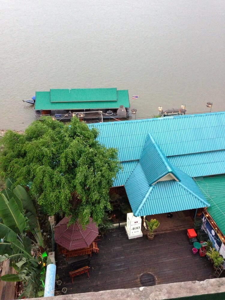 Samoar Riverside Hotel