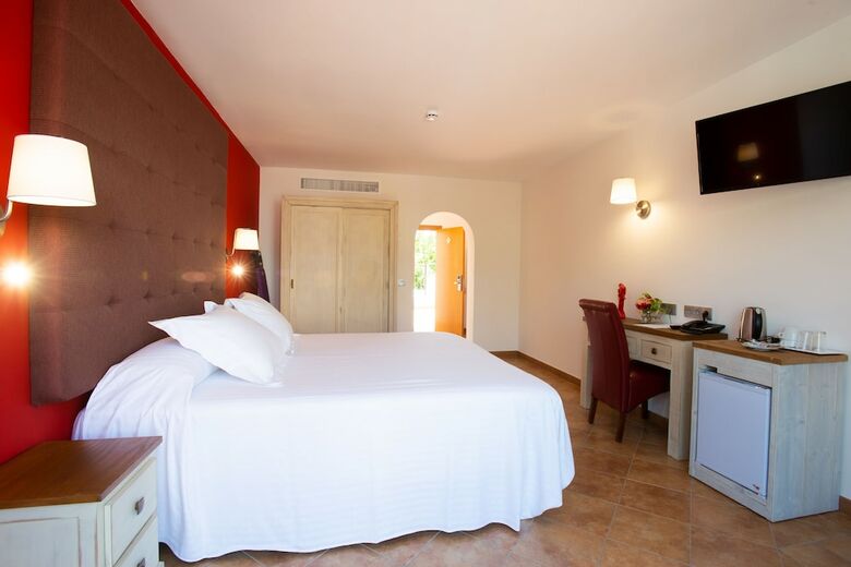 Paloma Blanca Boutique Hotel
