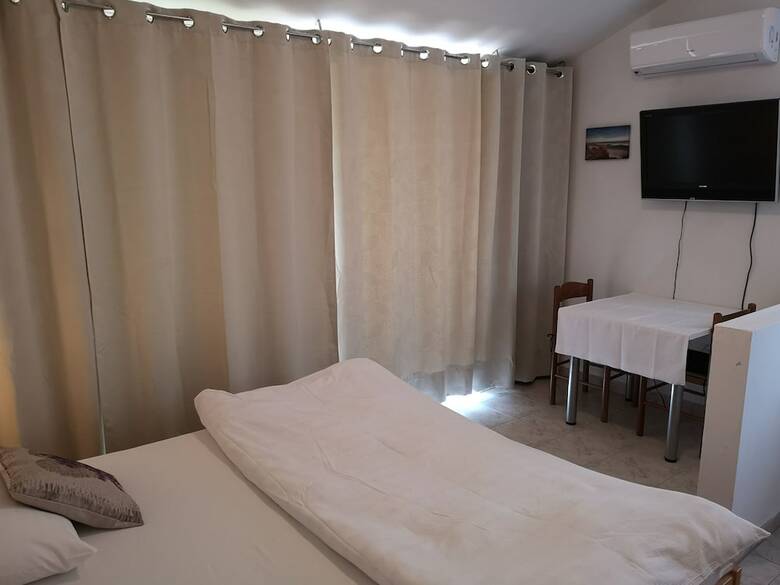 Apartments And Rooms Hegic