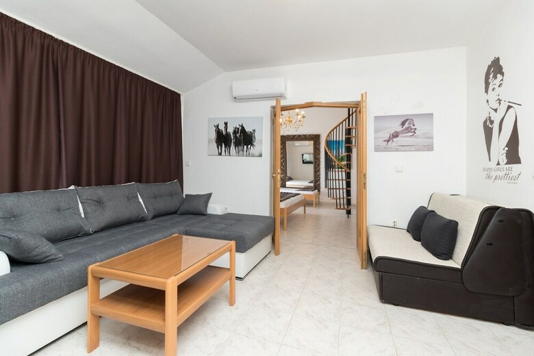Apartments And Rooms Hegic