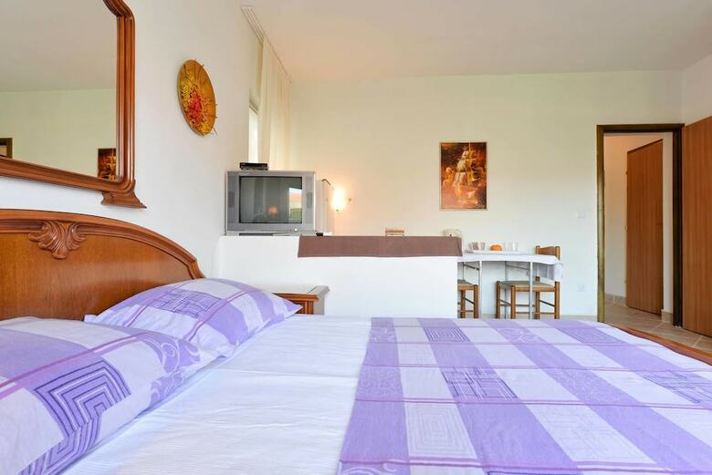 Apartments And Rooms Hegic