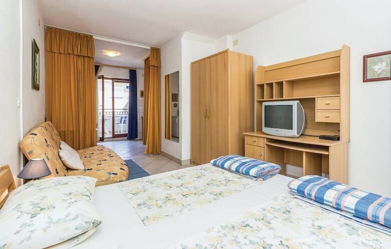 Apartments And Rooms Hegic