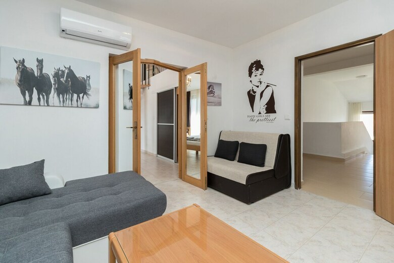 Apartments And Rooms Hegic