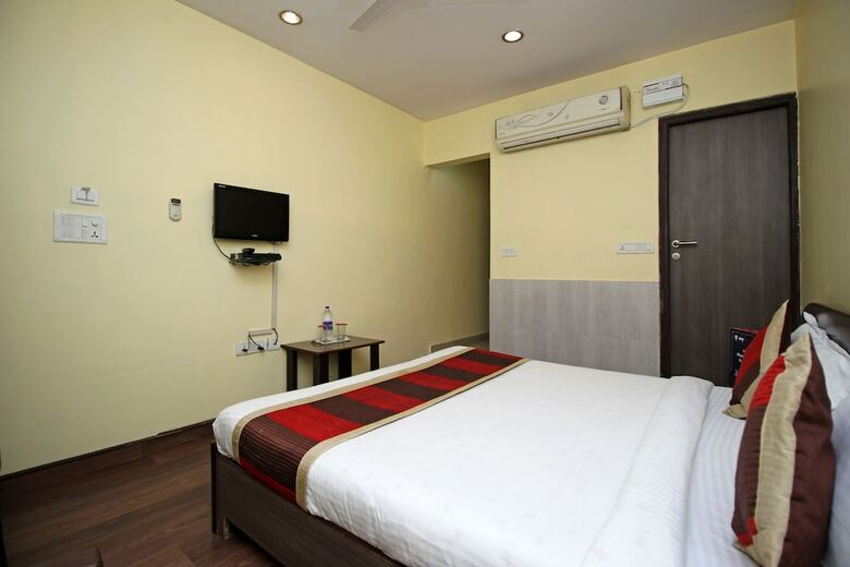 Oyo 2206 Hotel Rajawat Manor