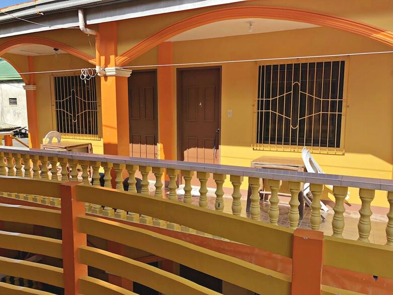 Hotel Queen Of Isle Restaurant And Cottages