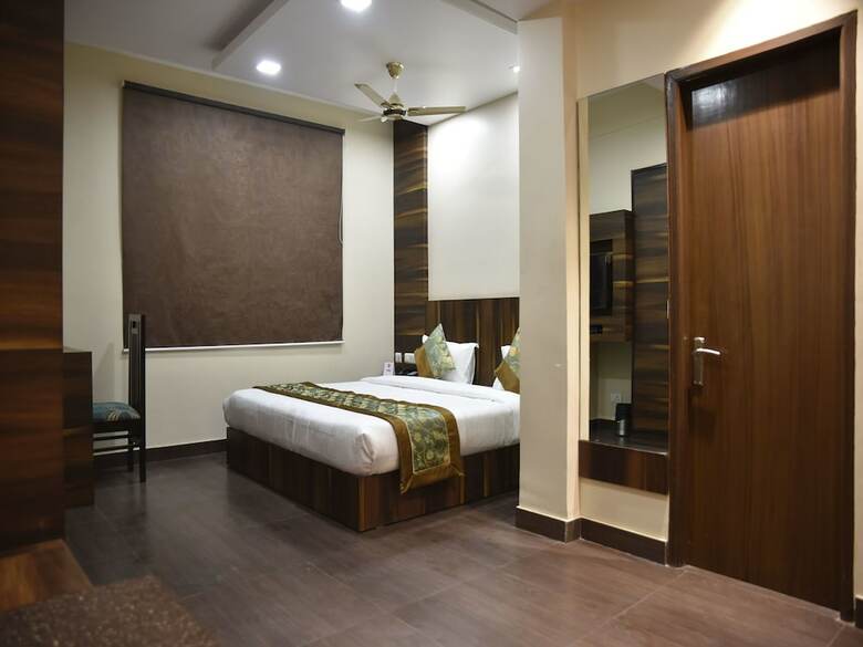 Oyo 7896 Hotel Rang Mahal