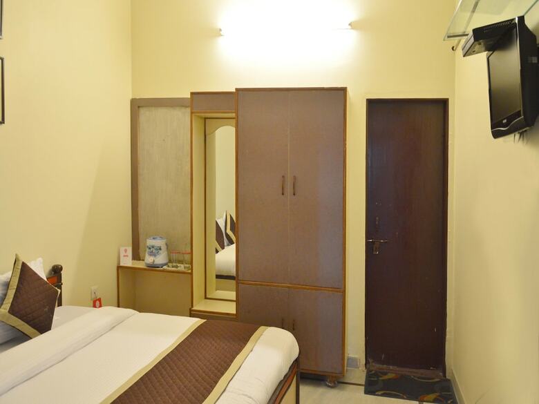 Oyo 7238 Hotel Mansarovar Palace