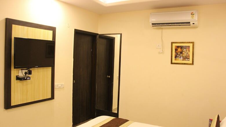 Oyo 3971 Hotel Tip Top