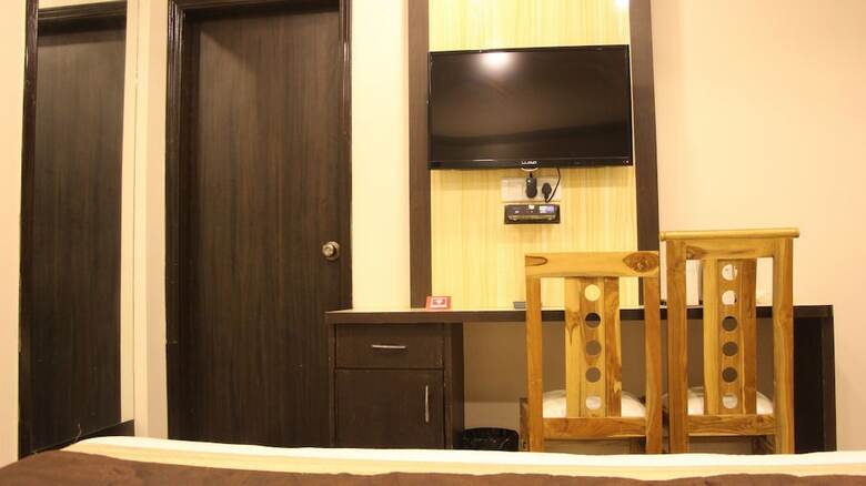 Oyo 3971 Hotel Tip Top