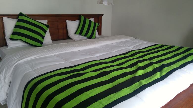 Hotel Senasuma Homestay