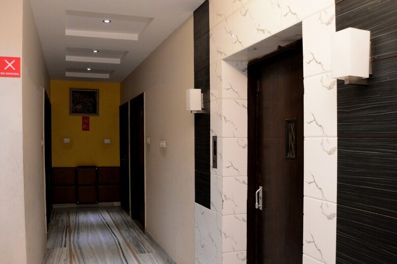 Hotel Aroma Classic In Central Jaipur