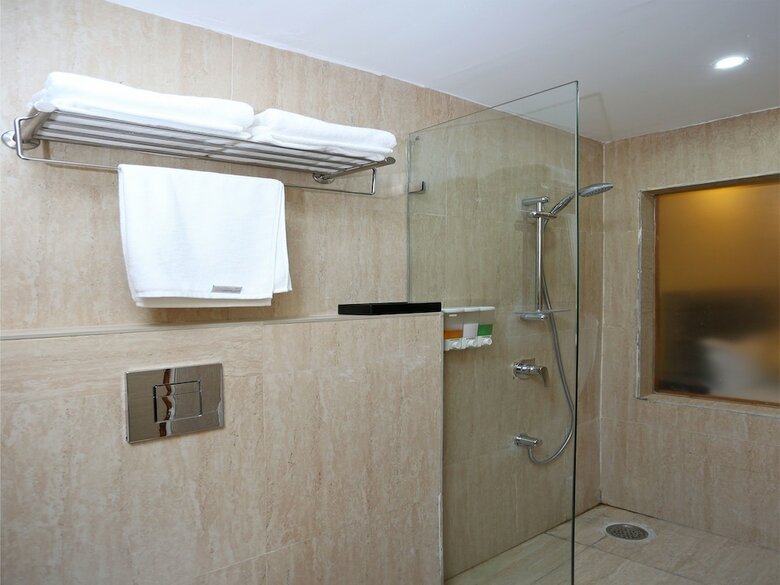 Oyo 9180 Hotel Cosmopolitan