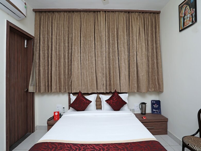 Oyo 10131 Hotel Raj