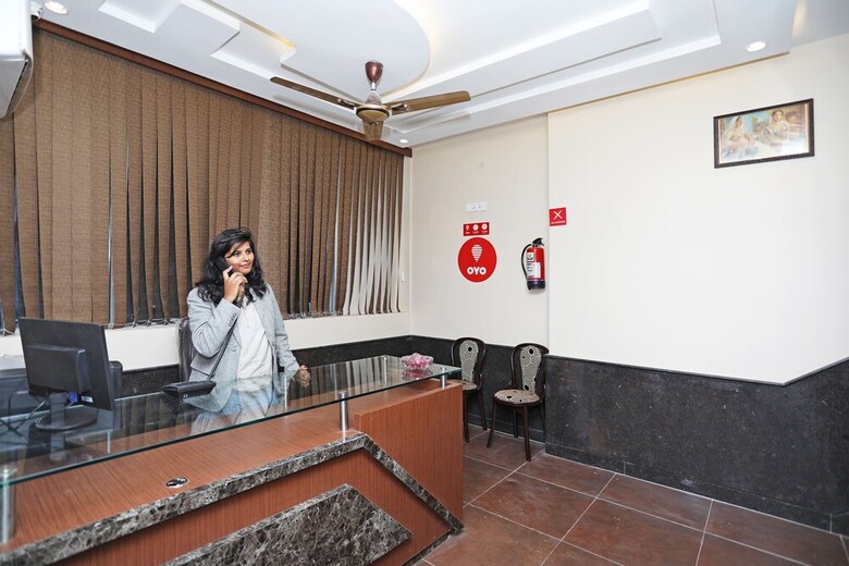 Oyo 10131 Hotel Raj