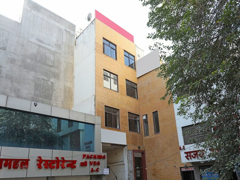 Oyo 10328 Hotel Sanjay Palace