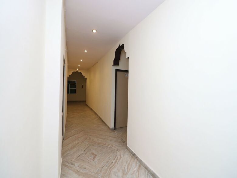 Oyo 9929 Hotel Dhruv