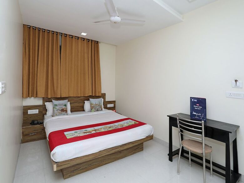 Oyo 10607 Hotel Image Point