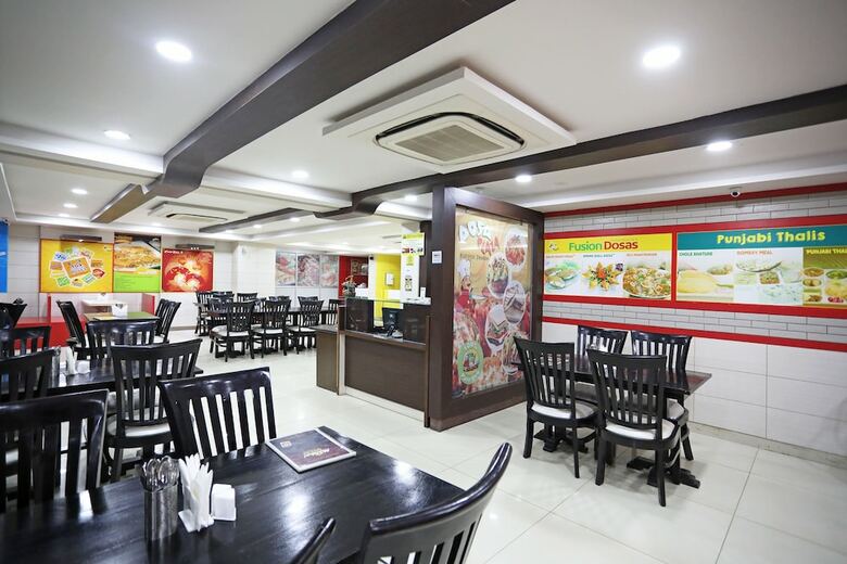 Oyo 10607 Hotel Image Point