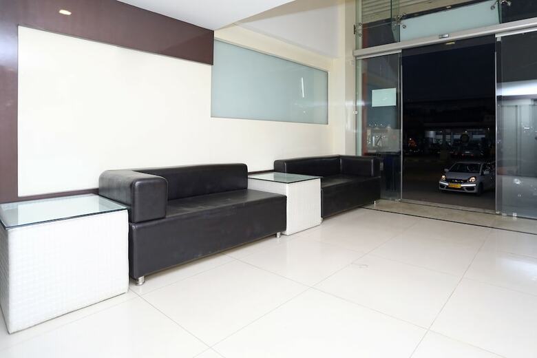 Oyo 10607 Hotel Image Point
