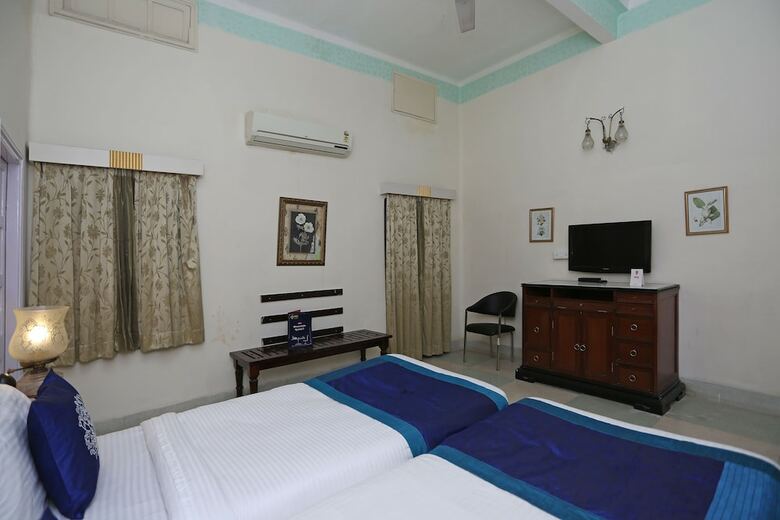 Hotel Oyo 9306 Near Iit