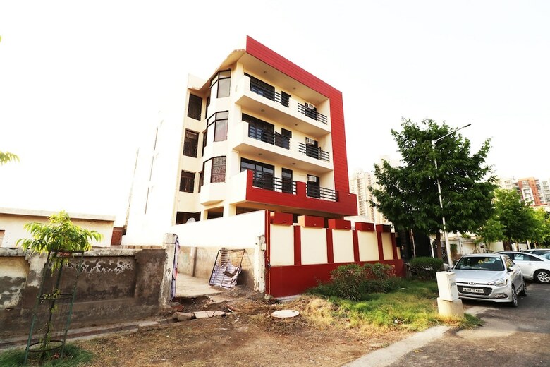 Hotel Oyo 8438 Dsr Residency