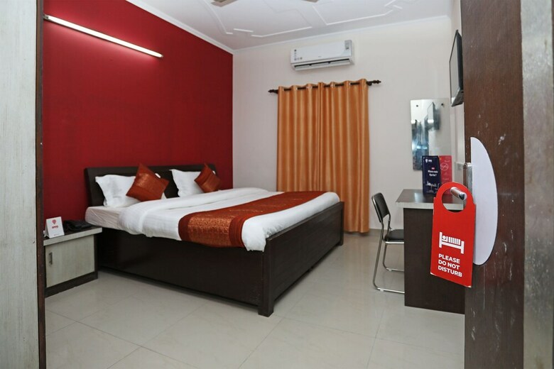 Hotel Oyo 9530 Kunal Residency