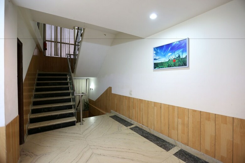 Oyo 8876 Hotel Sarthi