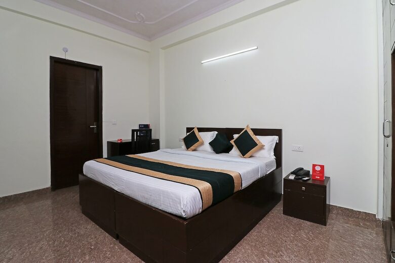Hotel Oyo 10172 Dhruv Residency