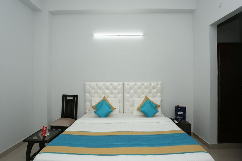 Oyo 9935 Hotel Mango House