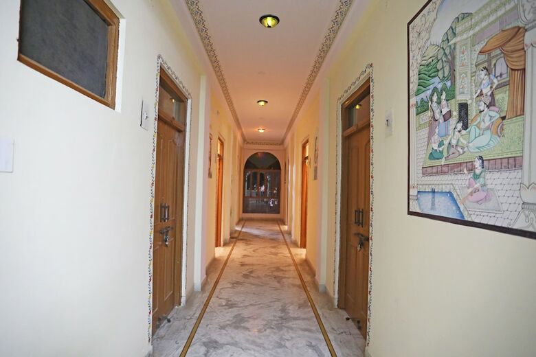 Oyo 10245 Hotel Ratan Haveli