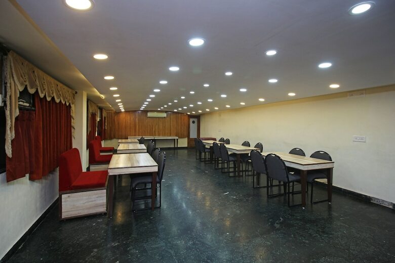 Hotel Oyo 4021 Krishnalila Regency