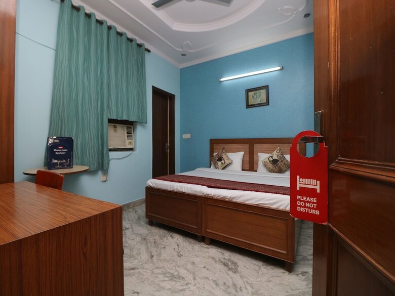 Oyo 10113 Hotel New Corporate Residency