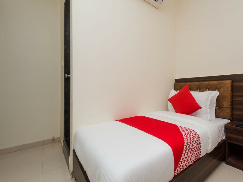 Oyo 11706 Hotel Avion Park