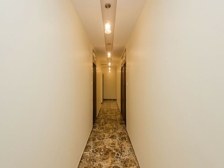 Oyo 11706 Hotel Avion Park