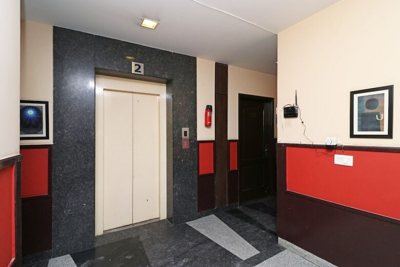 Hotel Oyo 10806 Sector 50