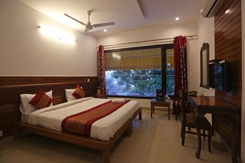 Hotel Oyo 8337 Dlf Phase 4