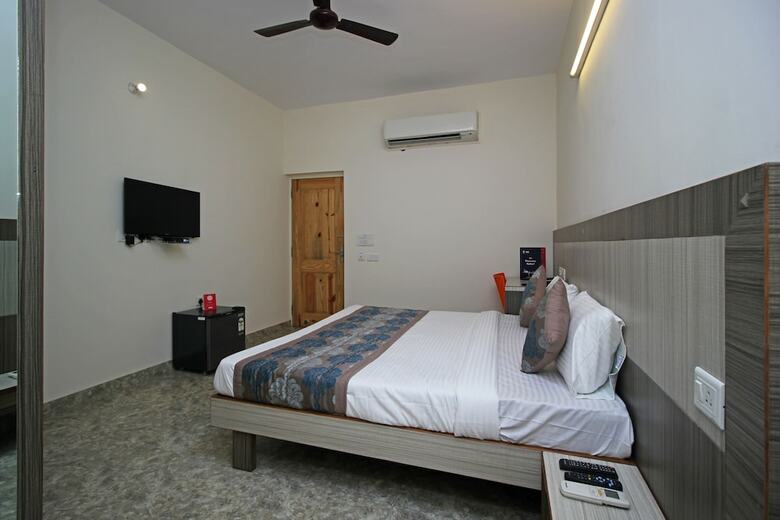 Homely Hotel Near Sector 31 Gurgaon