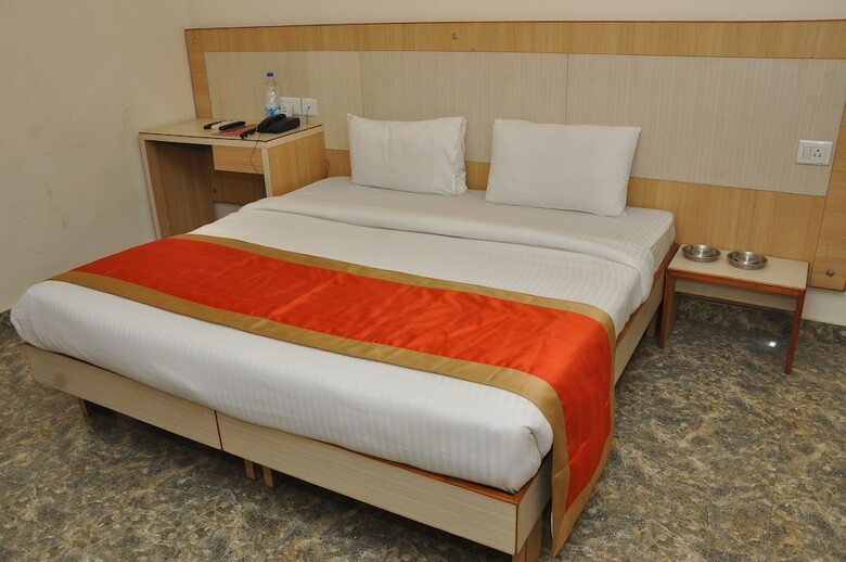 Homely Hotel Near Sector 31 Gurgaon