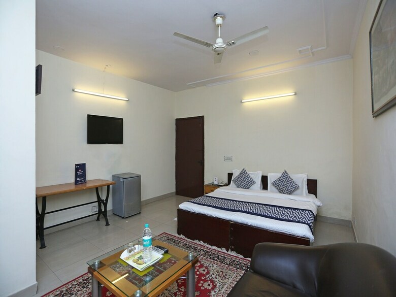 Oyo 542 Hotel Kalkaji Residency