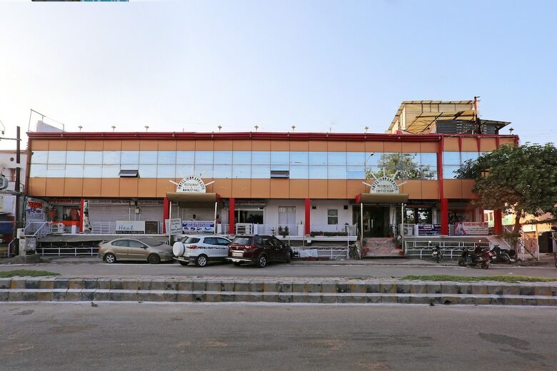 Hotel Oyo 10961 Near Railway Station