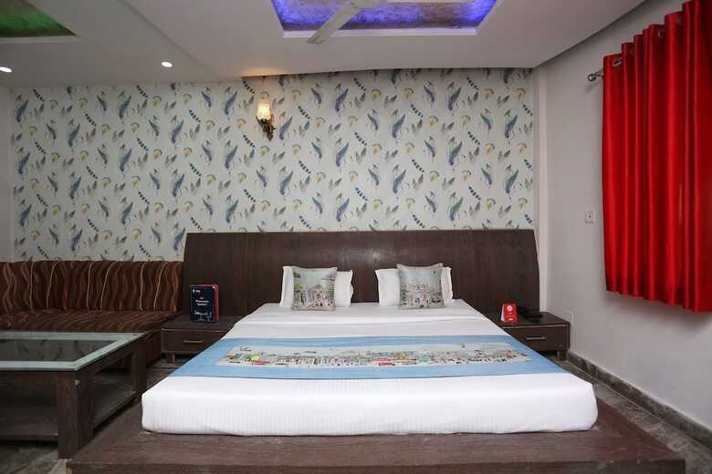 Hotel Oyo 10961 Near Railway Station