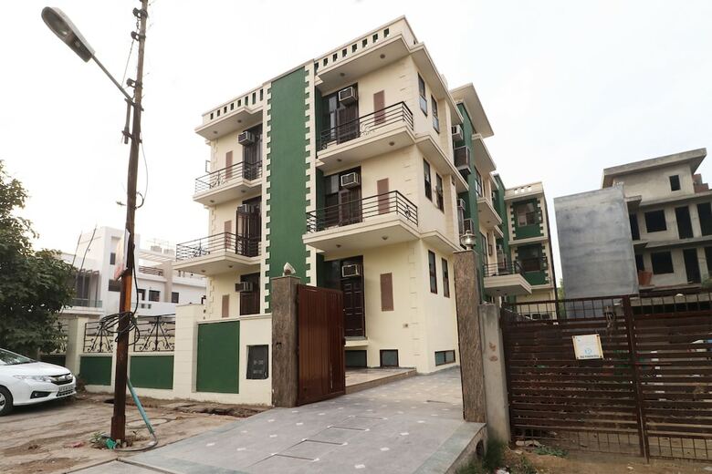 Hotel Oyo 10747 Vashu Residency