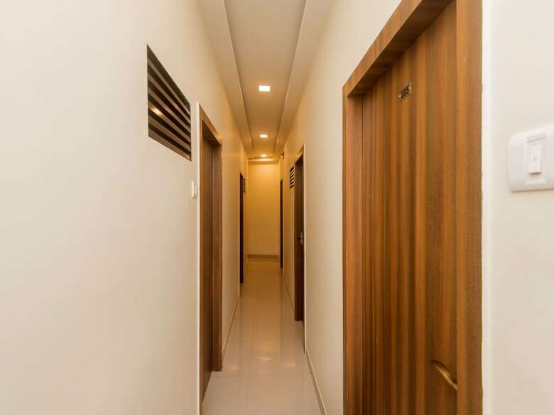 Oyo 10954 Hotel Golden Galaxy