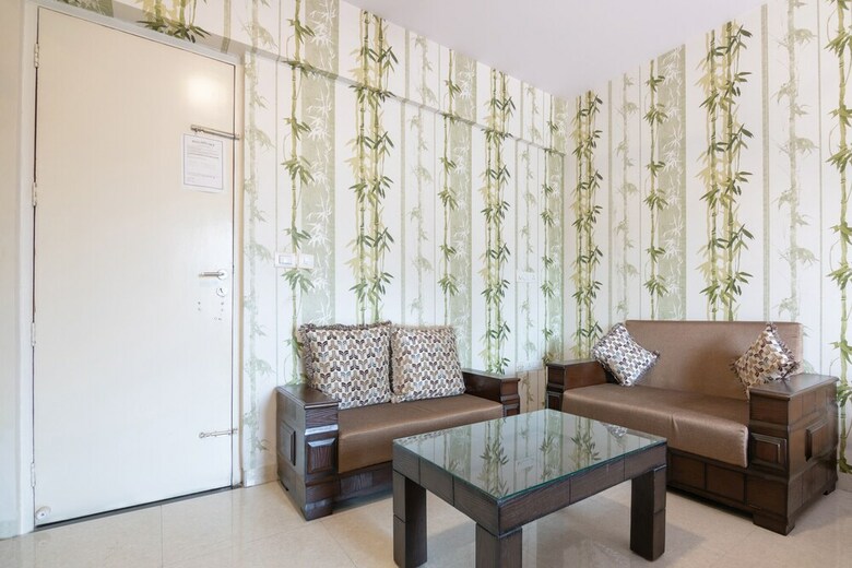 Oyo 11683 Hotel Ymca